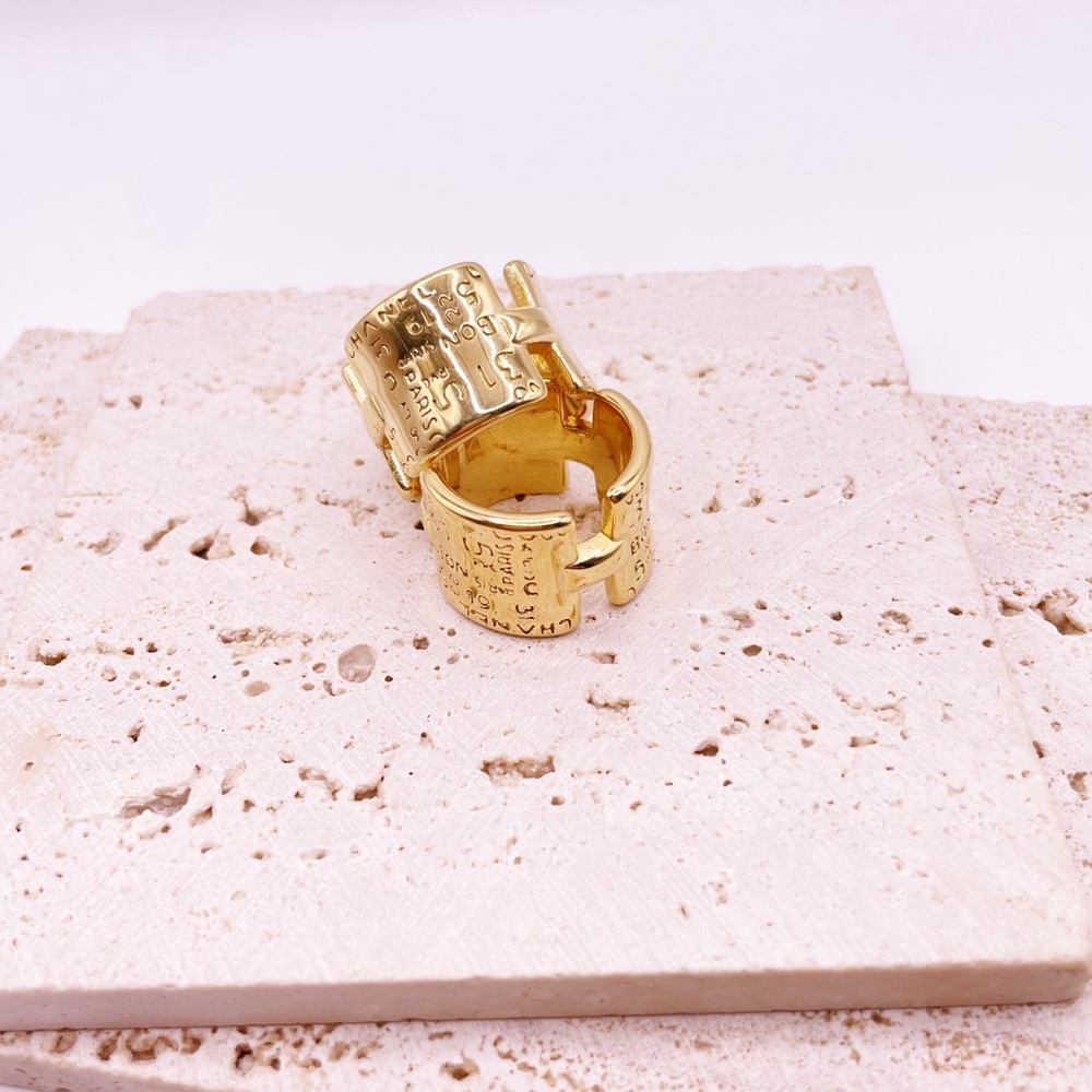 Stainless Steel Gold Ring •SIZE 7•